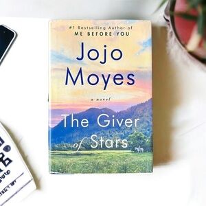 • Jojo Moyes • The Giver of Stars 📚 2/$10 Item